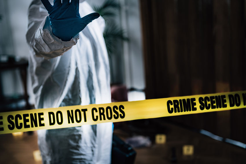 forensics-collecting-clues-from-the-crime-scene-6MLNUZ7